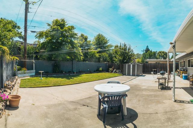 543 Hardy Dr, West Sacramento, CA 95605
