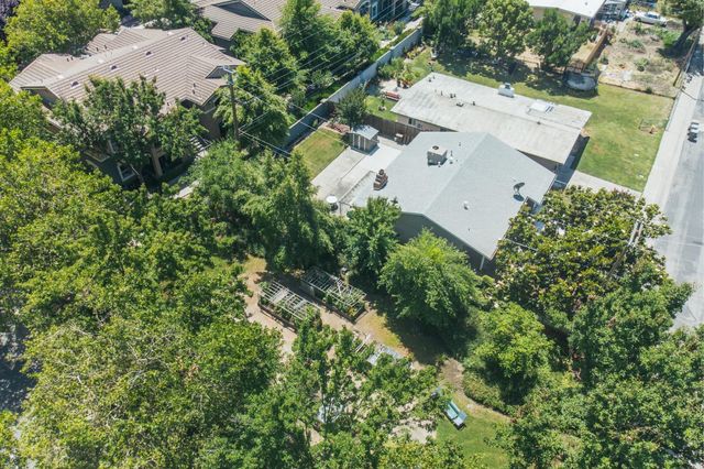 543 Hardy Dr, West Sacramento, CA 95605