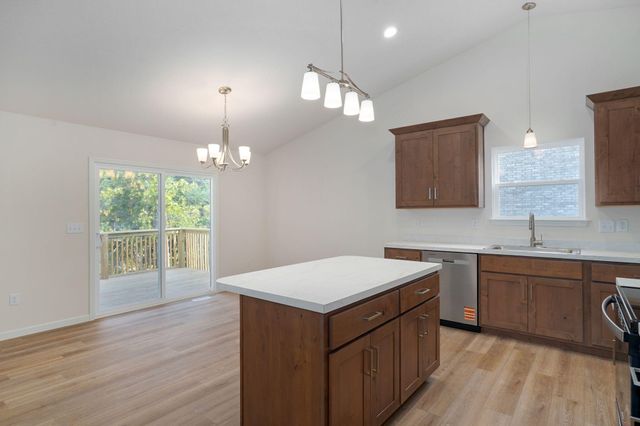 5801 S Cloverdale Lane, Battlefield, MO 65619