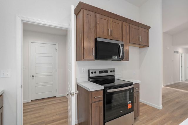 5801 S Cloverdale Lane, Battlefield, MO 65619