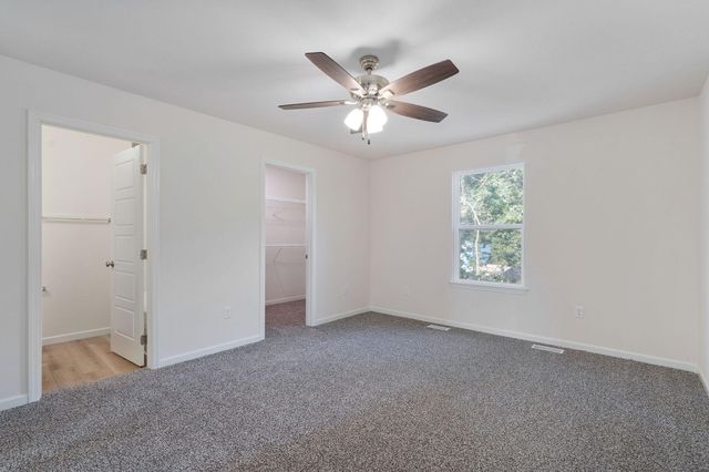 5801 S Cloverdale Lane, Battlefield, MO 65619