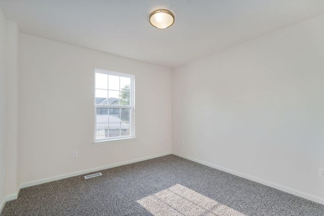 5801 S Cloverdale Lane, Battlefield, MO 65619