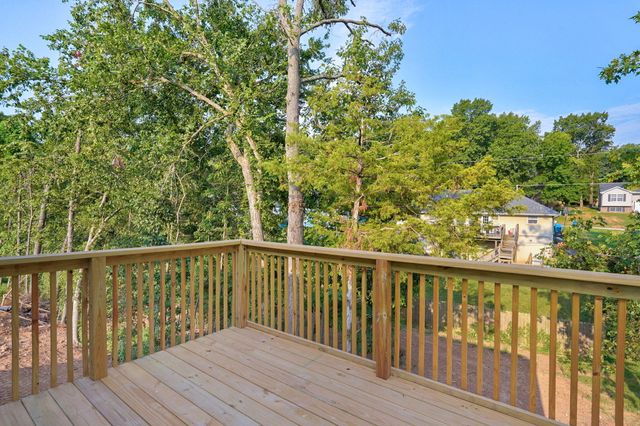 5801 S Cloverdale Lane, Battlefield, MO 65619