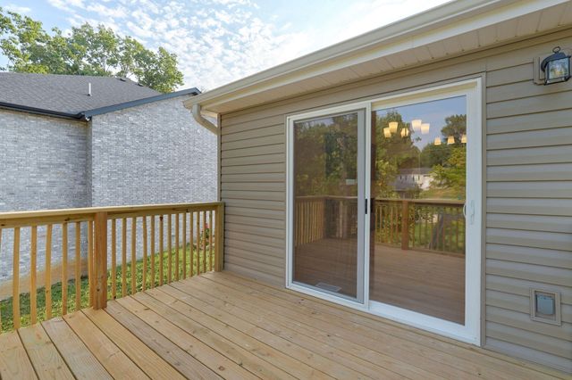 5801 S Cloverdale Lane, Battlefield, MO 65619