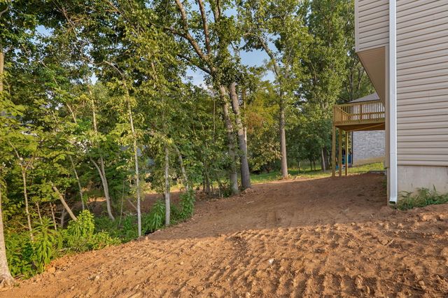 5801 S Cloverdale Lane, Battlefield, MO 65619