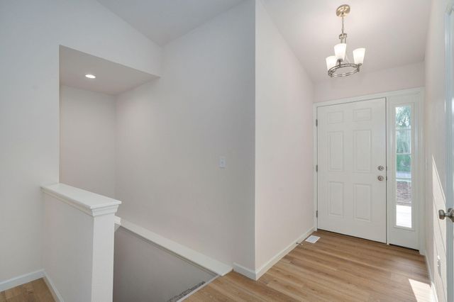 5801 S Cloverdale Lane, Battlefield, MO 65619