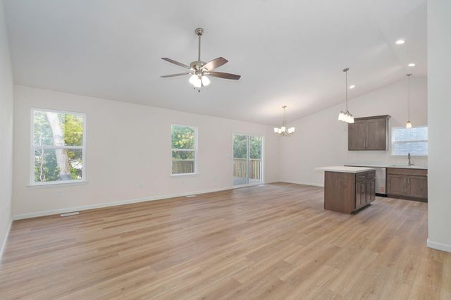 5801 S Cloverdale Lane, Battlefield, MO 65619