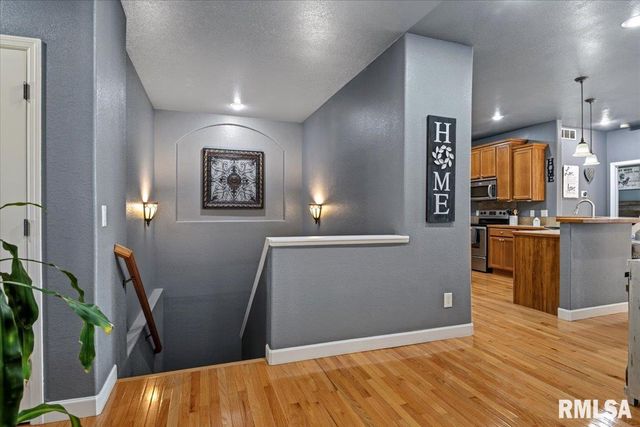 512 E SPRUCE Street, Chatham, IL 62629