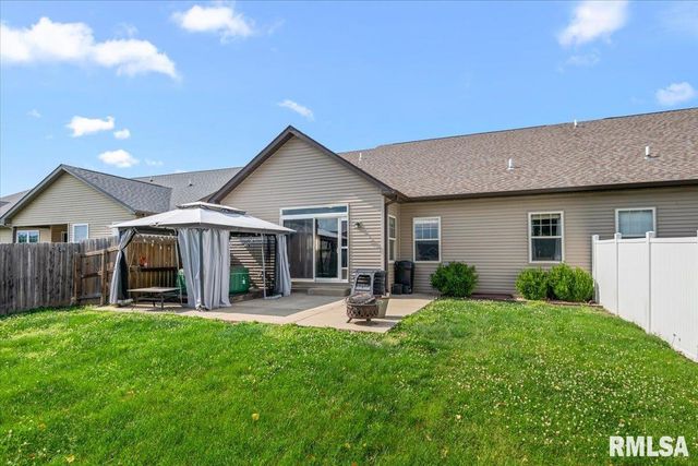 512 E SPRUCE Street, Chatham, IL 62629