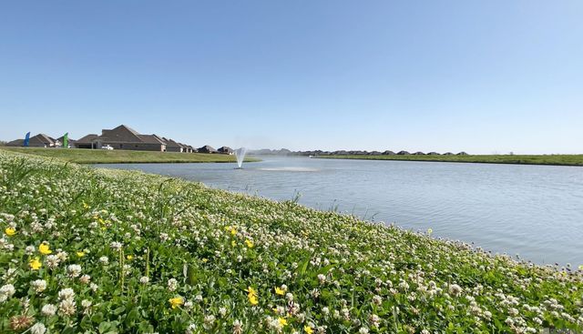 225 Queens Way, Thibodaux, LA 70301