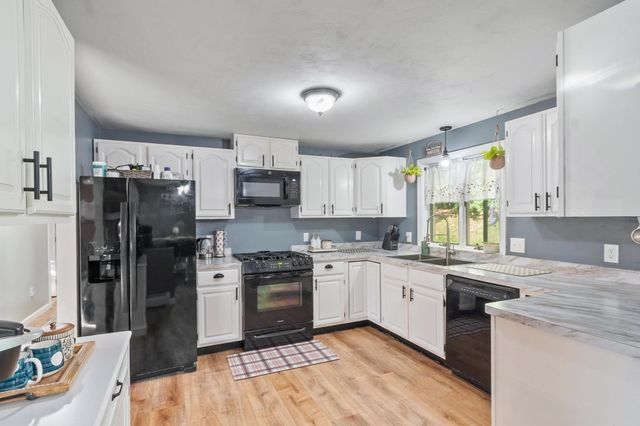 77 Darnell Road, Worcester, MA 01606
