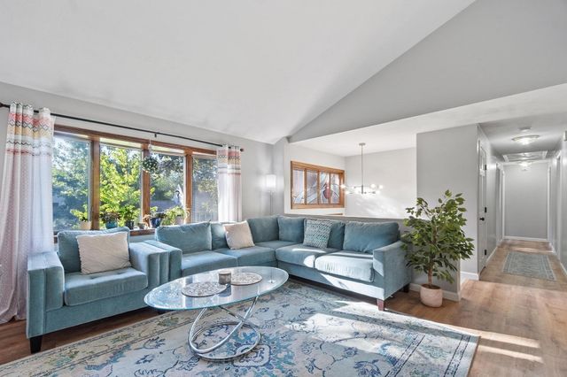 77 Darnell Road, Worcester, MA 01606