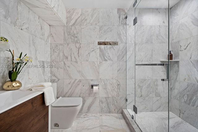 521 Holiday Dr, Hallandale Beach, FL 33009