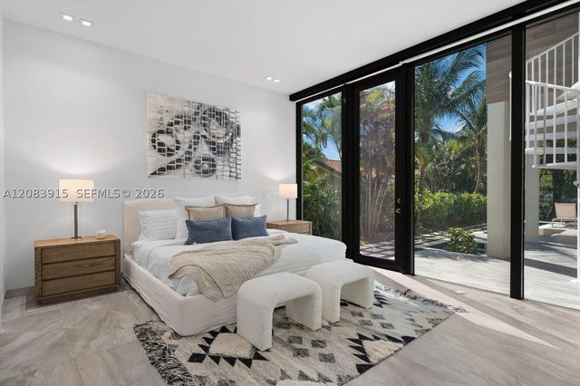521 Holiday Dr, Hallandale Beach, FL 33009