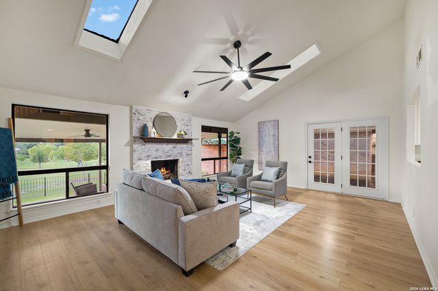 4367 Hilton Head St, San Antonio, TX 78217