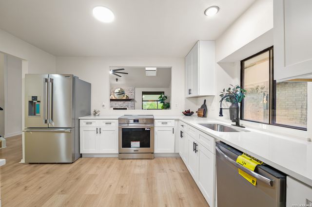 4367 Hilton Head St, San Antonio, TX 78217