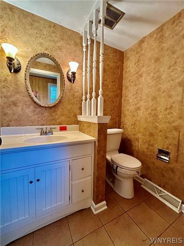 52 Dorset Drive, Lancaster, NY 14043