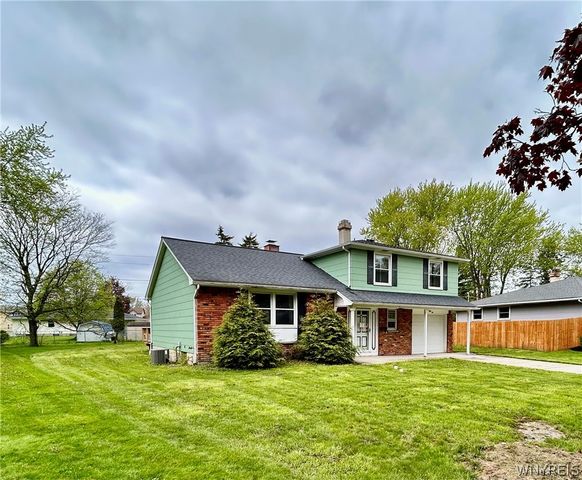 52 Dorset Drive, Lancaster, NY 14043