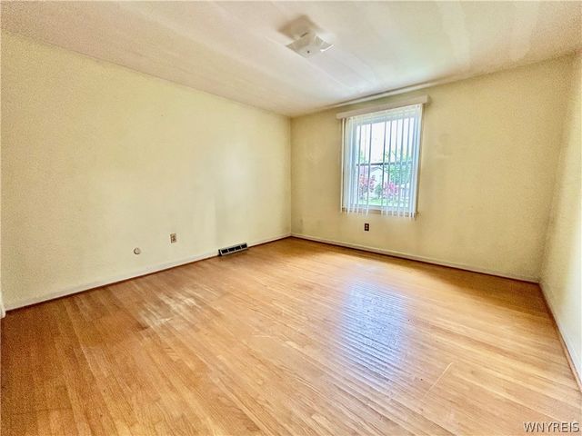 52 Dorset Drive, Lancaster, NY 14043