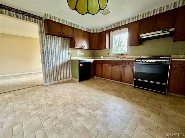 52 Dorset Drive, Lancaster, NY 14043