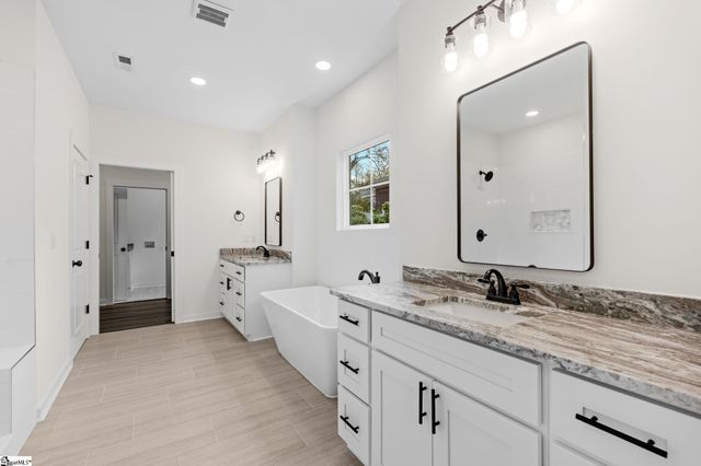 125 Wilbon Circle, Simpsonville, SC 29681