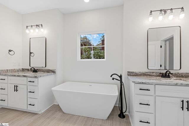 125 Wilbon Circle, Simpsonville, SC 29681