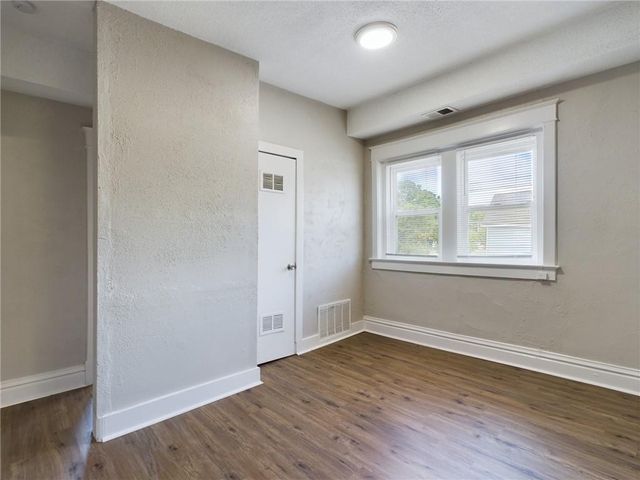 2416 E 22nd Street, Kansas City, MO 64127