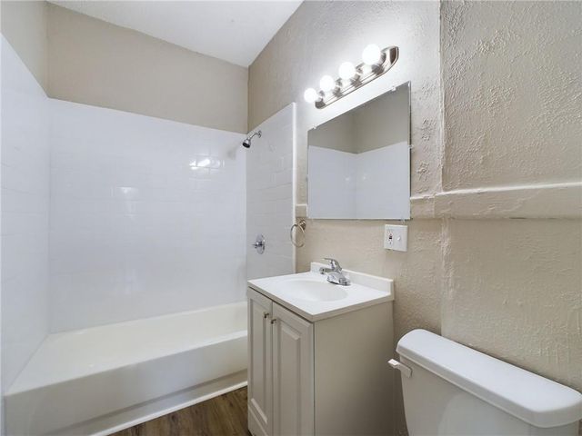 2416 E 22nd Street, Kansas City, MO 64127