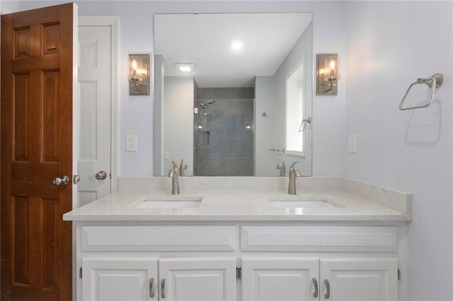 10525 Bluejacket Street, Overland Park, KS 66214
