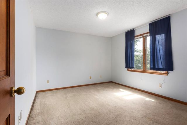 10525 Bluejacket Street, Overland Park, KS 66214