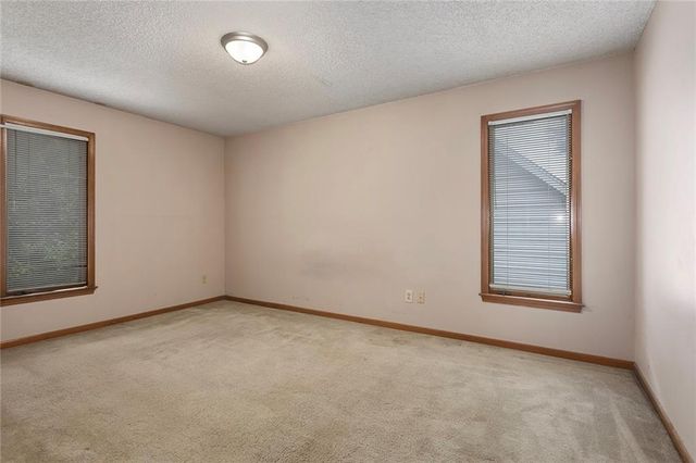 10525 Bluejacket Street, Overland Park, KS 66214