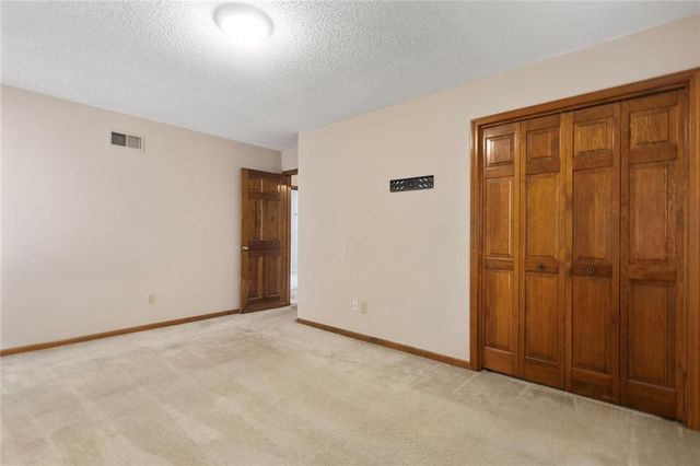 10525 Bluejacket Street, Overland Park, KS 66214
