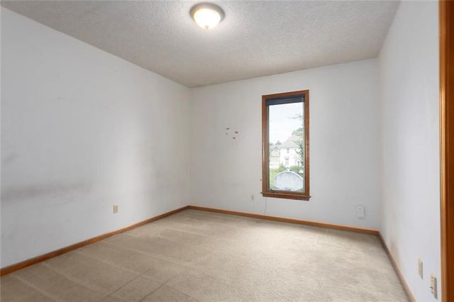 10525 Bluejacket Street, Overland Park, KS 66214
