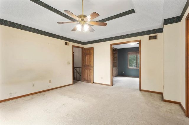 10525 Bluejacket Street, Overland Park, KS 66214