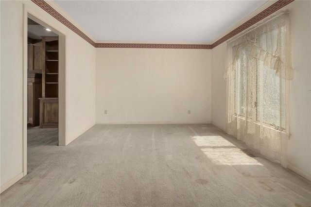 10525 Bluejacket Street, Overland Park, KS 66214