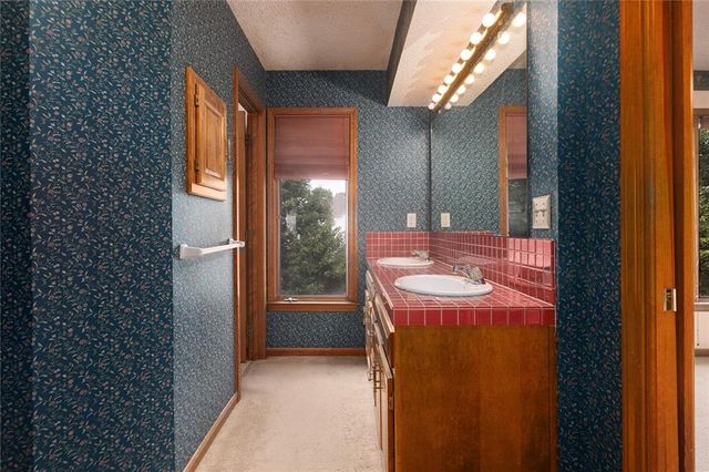 10525 Bluejacket Street, Overland Park, KS 66214