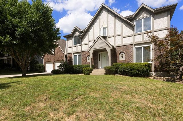 10525 Bluejacket Street, Overland Park, KS 66214