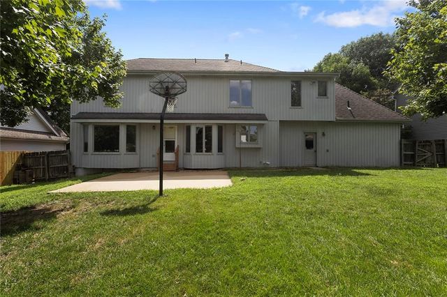 10525 Bluejacket Street, Overland Park, KS 66214