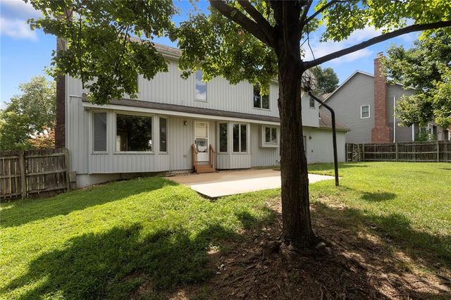 10525 Bluejacket Street, Overland Park, KS 66214
