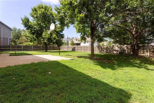 10525 Bluejacket Street, Overland Park, KS 66214