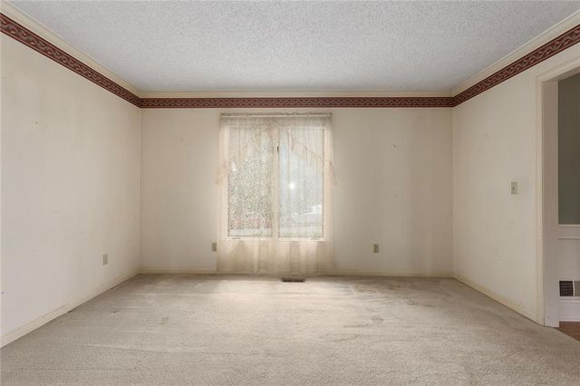 10525 Bluejacket Street, Overland Park, KS 66214