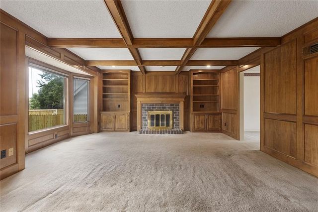 10525 Bluejacket Street, Overland Park, KS 66214
