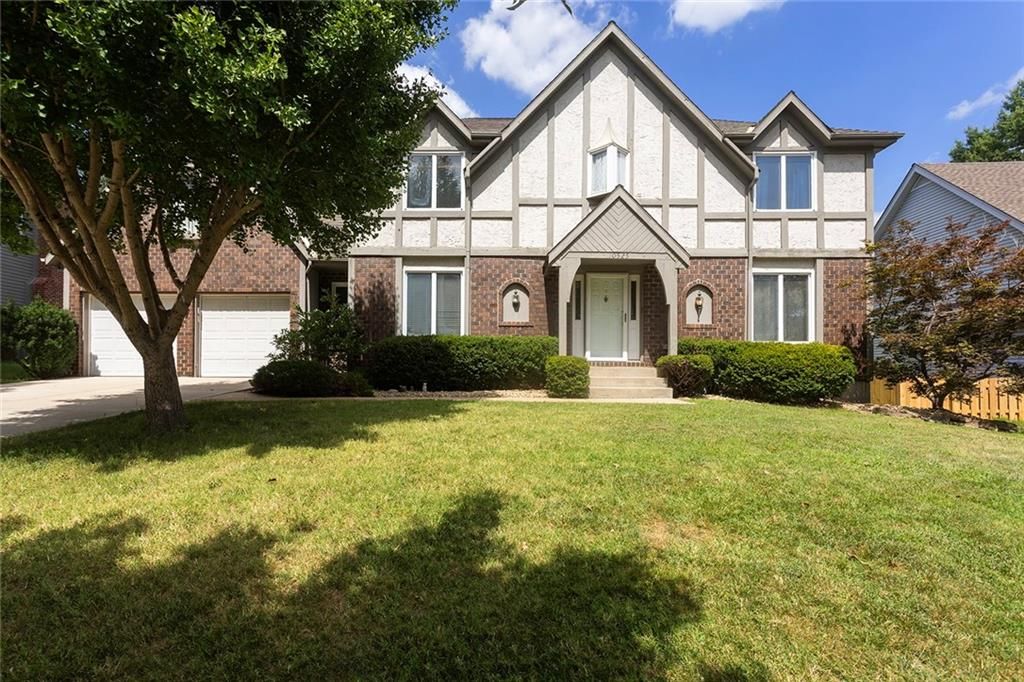 10525 Bluejacket Street, Overland Park, KS 66214