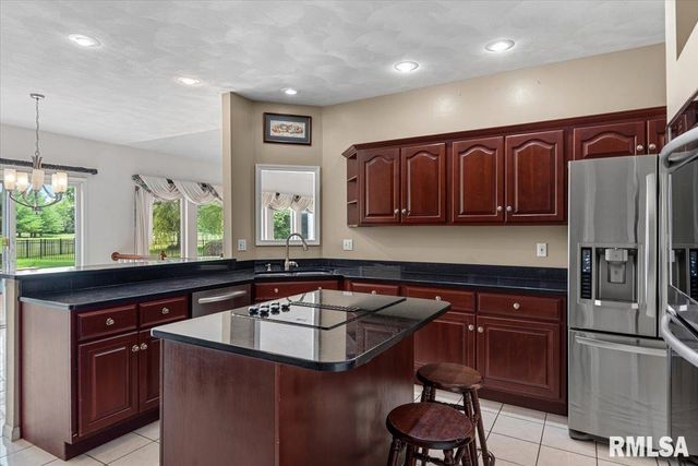 5001 EAGLE RIDGE, Springfield, IL 62711