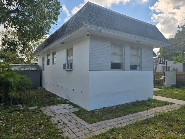 2418 Sherman St 1, Hollywood, FL 33020