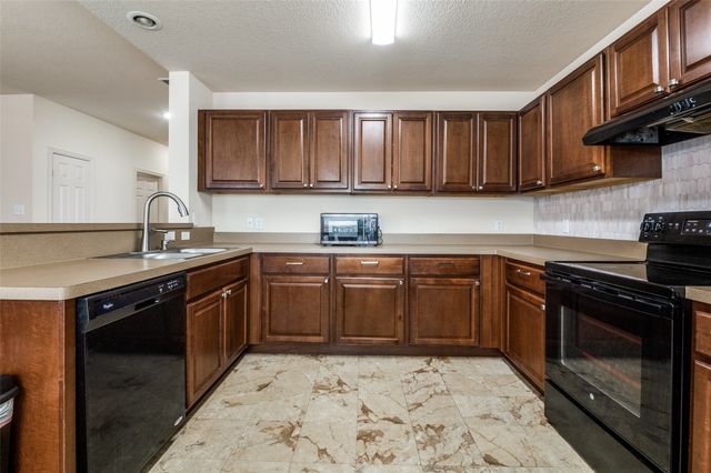 7813 Oak Garden Trail, Dallas, TX 75232