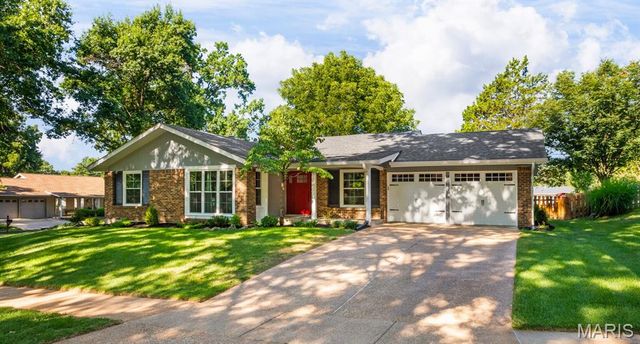 14 Tree Hill Court, Manchester, MO 63021