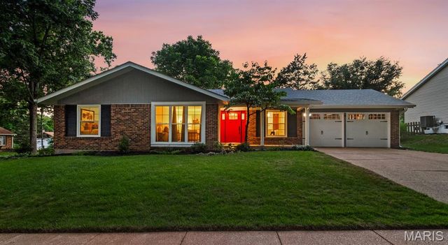 14 Tree Hill Court, Manchester, MO 63021