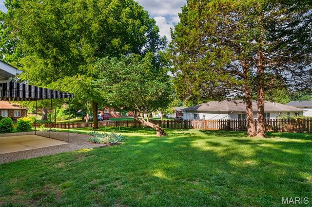 14 Tree Hill Court, Manchester, MO 63021