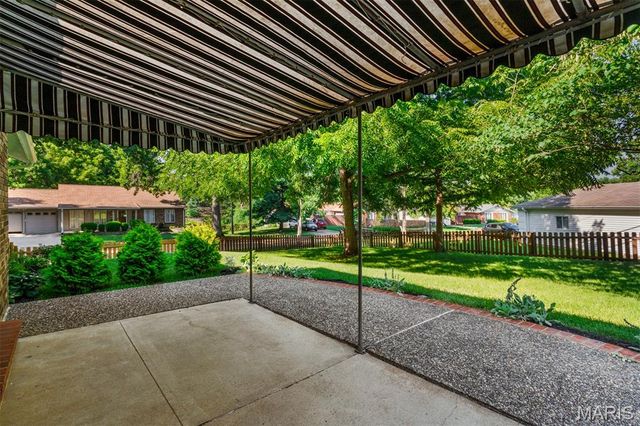 14 Tree Hill Court, Manchester, MO 63021